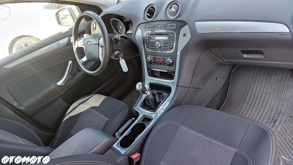 Ford Mondeo 2.0 TDCi Ambiente - 5
