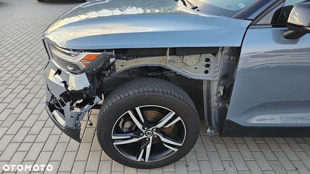 Volvo XC 40 B4 B AWD Geartronic RDesign - 8