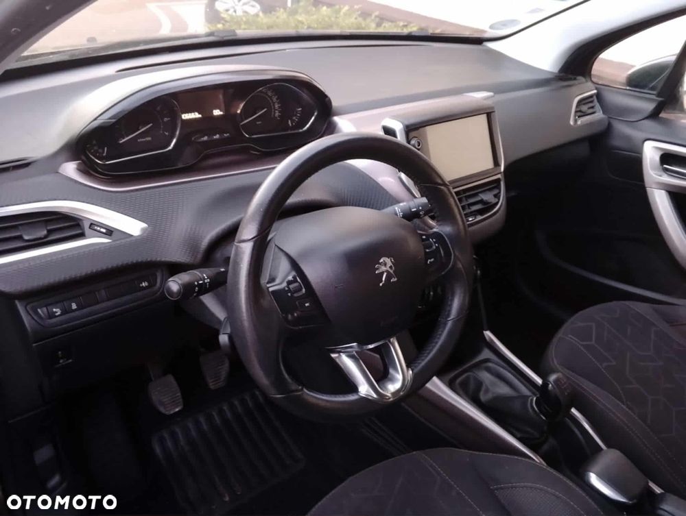 Peugeot 2008 PureTech 82 Allure - 8