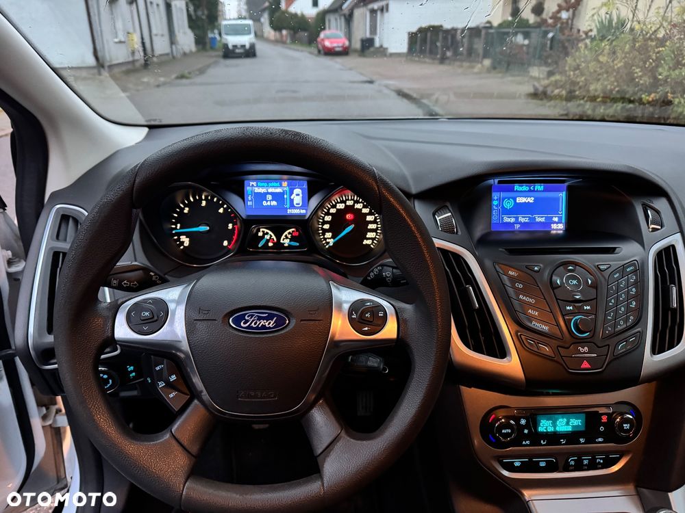 Ford Focus 1.6 TDCi DPF SYNC Edition - 10