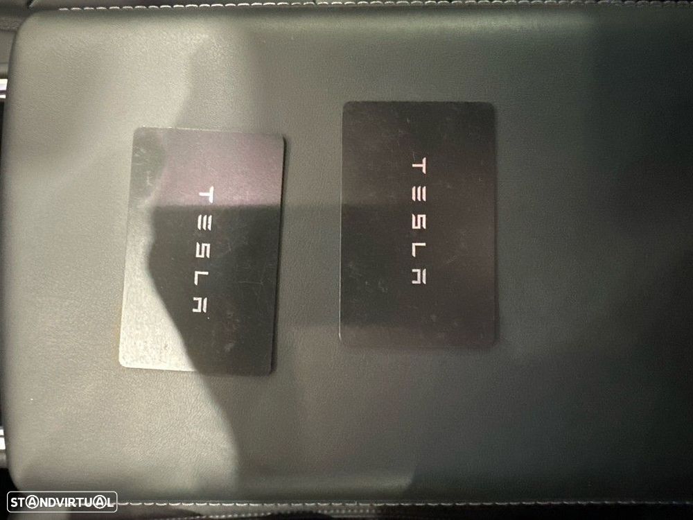Tesla Model Y Long Range Dual Motor AWD - 18