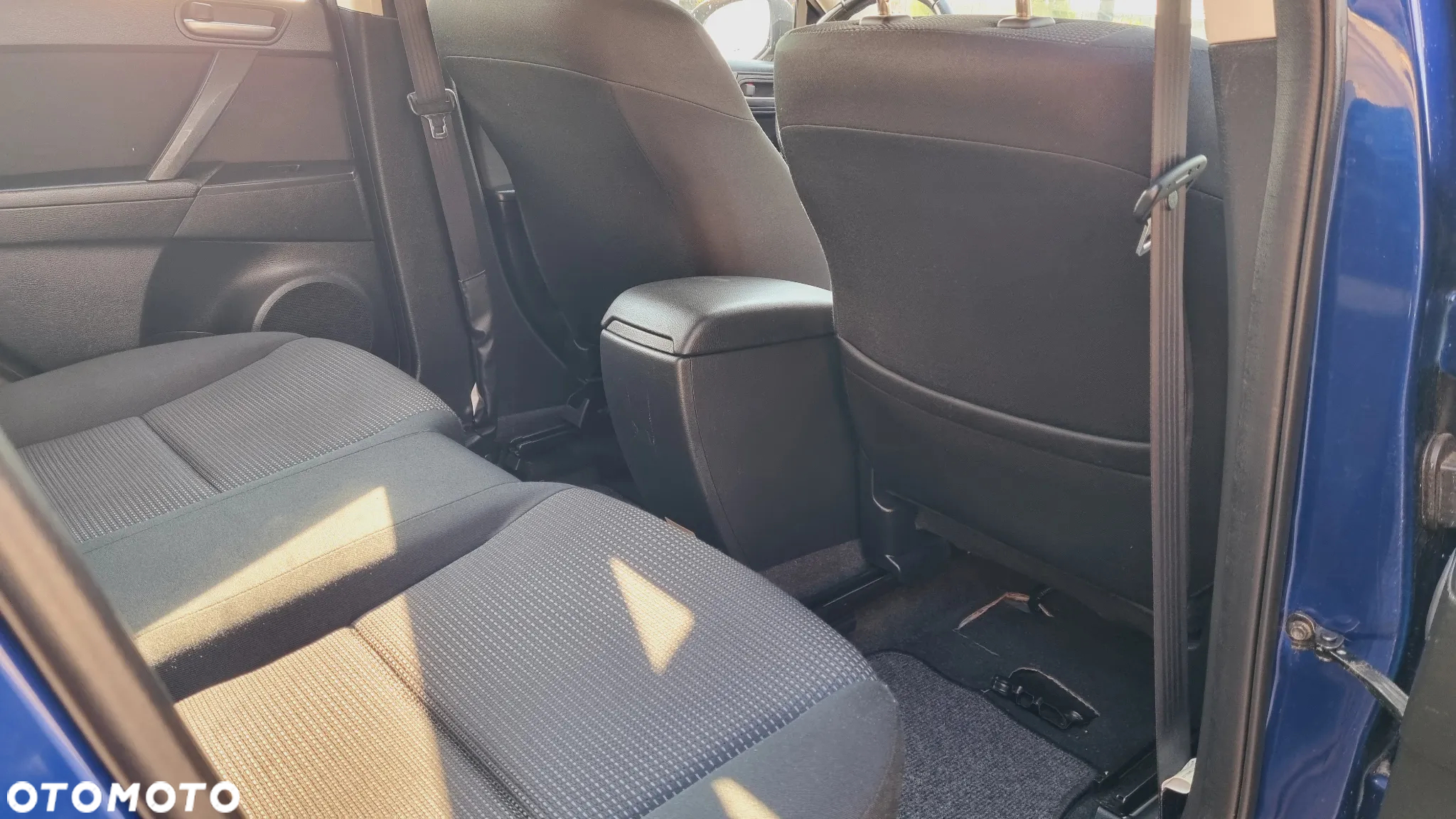 Mazda 3 1.6 Exclusive + - 22