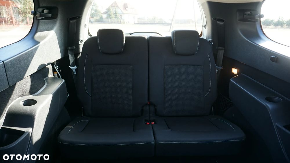 Dacia Lodgy 1.5 Blue dCi Laureate S&S EU6d - 16