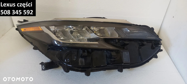 Toyota Sienna Lampa przednia Prawa