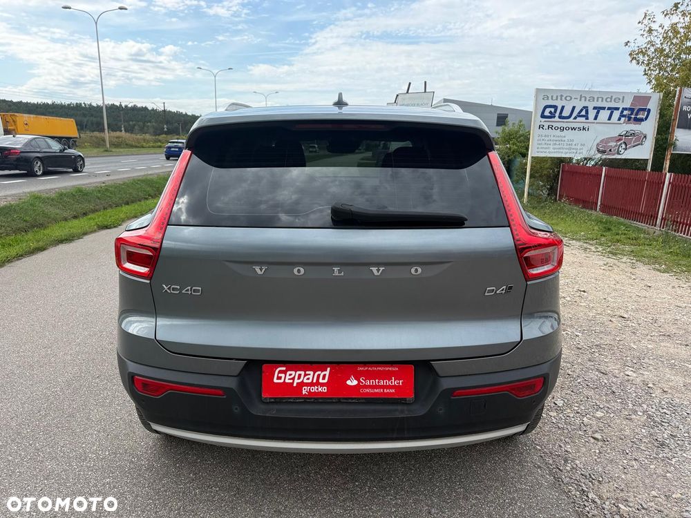 Volvo XC 40 D4 AWD Geartronic Momentum - 8