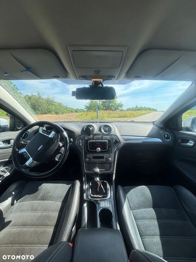 Ford Mondeo 2.5 Titanium - 10