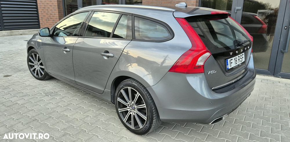 Volvo V60 D6 Plug-In-Hybrid AWD Geartronic Summum - 3