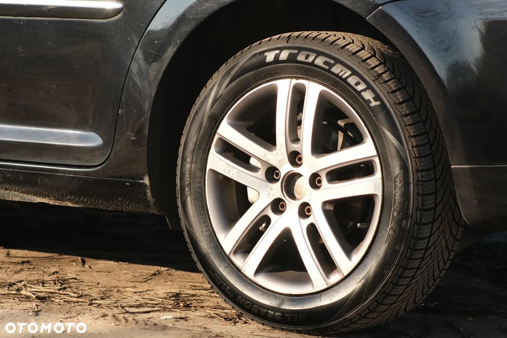 Volkswagen Touran 2.0 TDI DPF Highline - 10