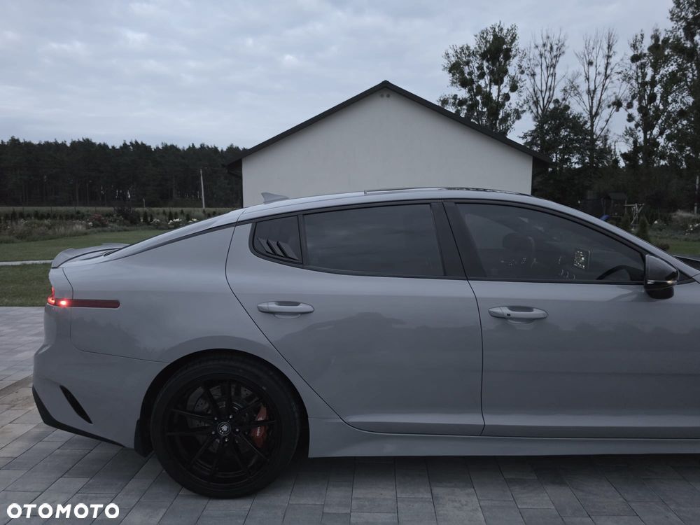 Kia Stinger 3.3 T-GDI V6 GT AWD - 11