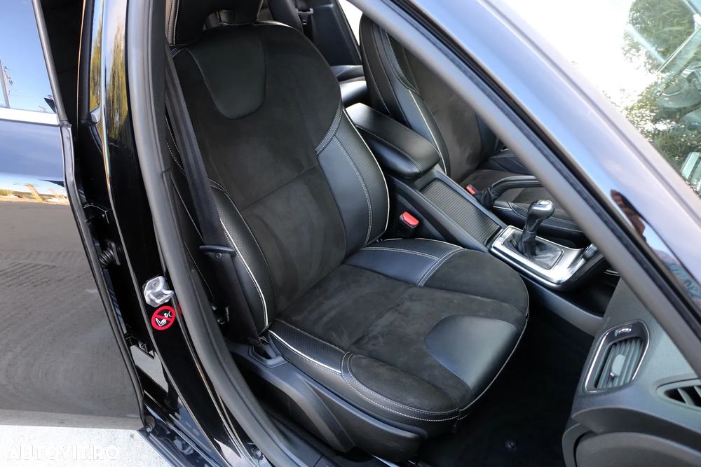 Volvo V40 - 21