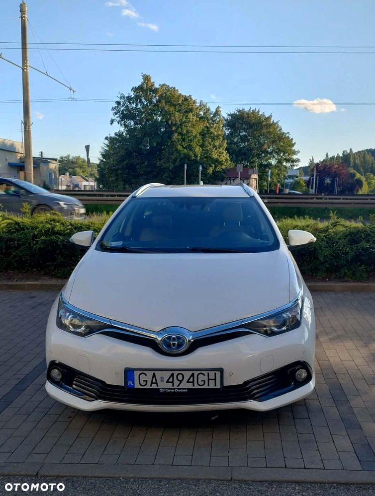 Toyota Auris Hybrid 135 Prestige - 2