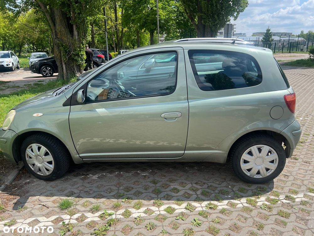 Toyota Yaris 1.0 Sol MM - 10