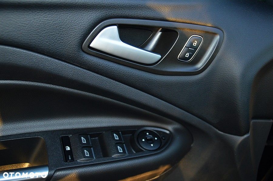 Ford Kuga 1.5 EcoBoost 2x4 Black & Silver - 35