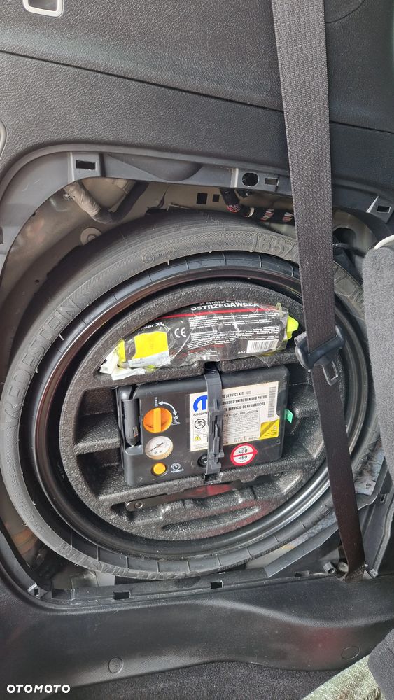 Chrysler Pacifica - 31