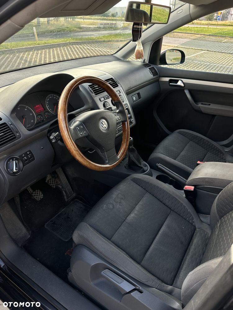 Volkswagen Touran - 6