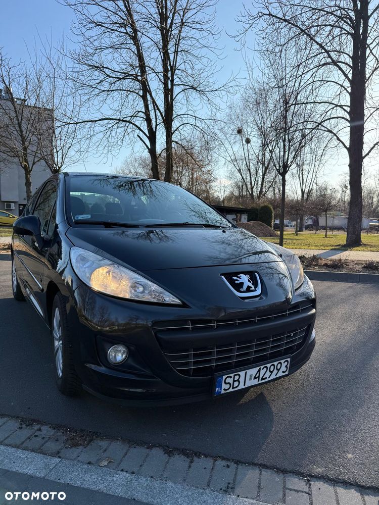 Peugeot 207 - 1