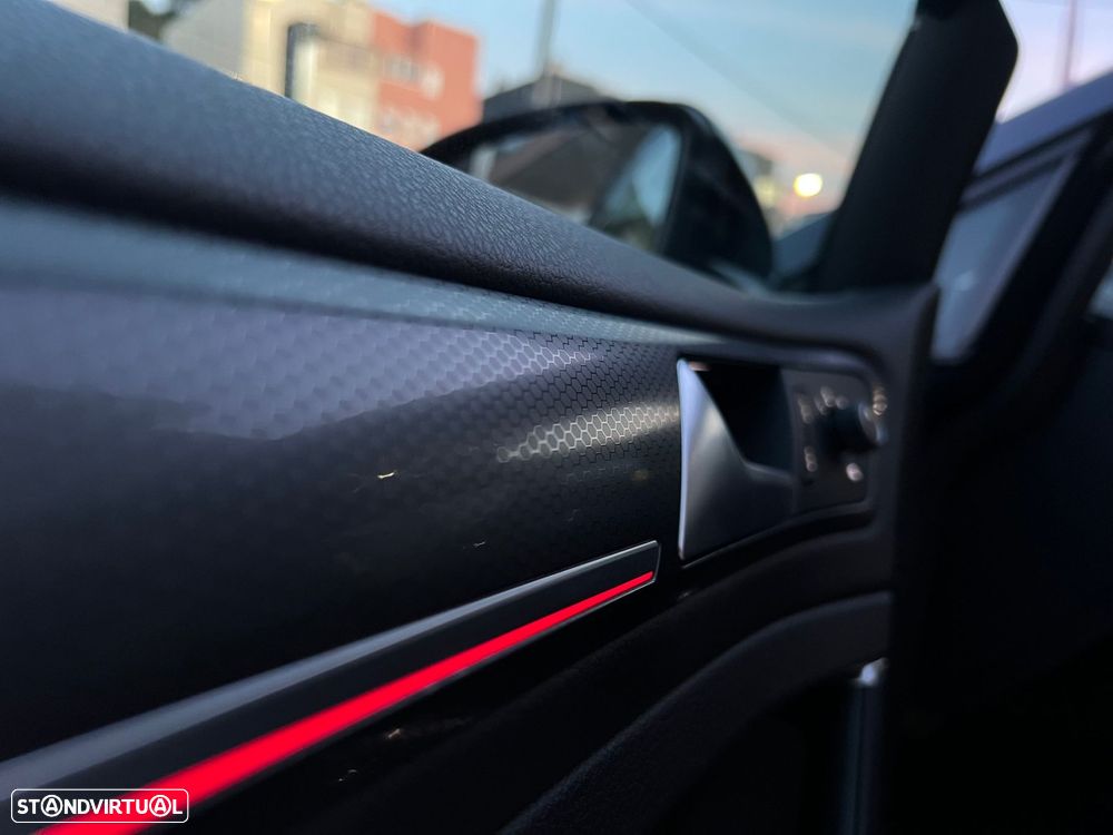 VW Golf 2.0 TSI GTI DSG Performance - 21