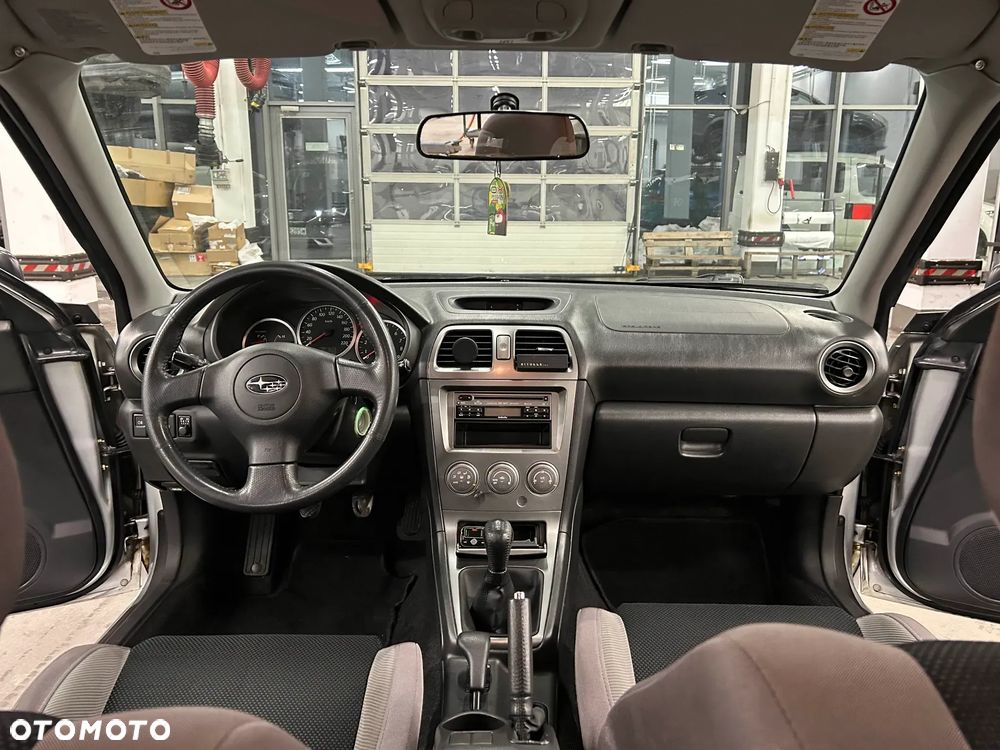Subaru Impreza SW 2.0 RA - 12