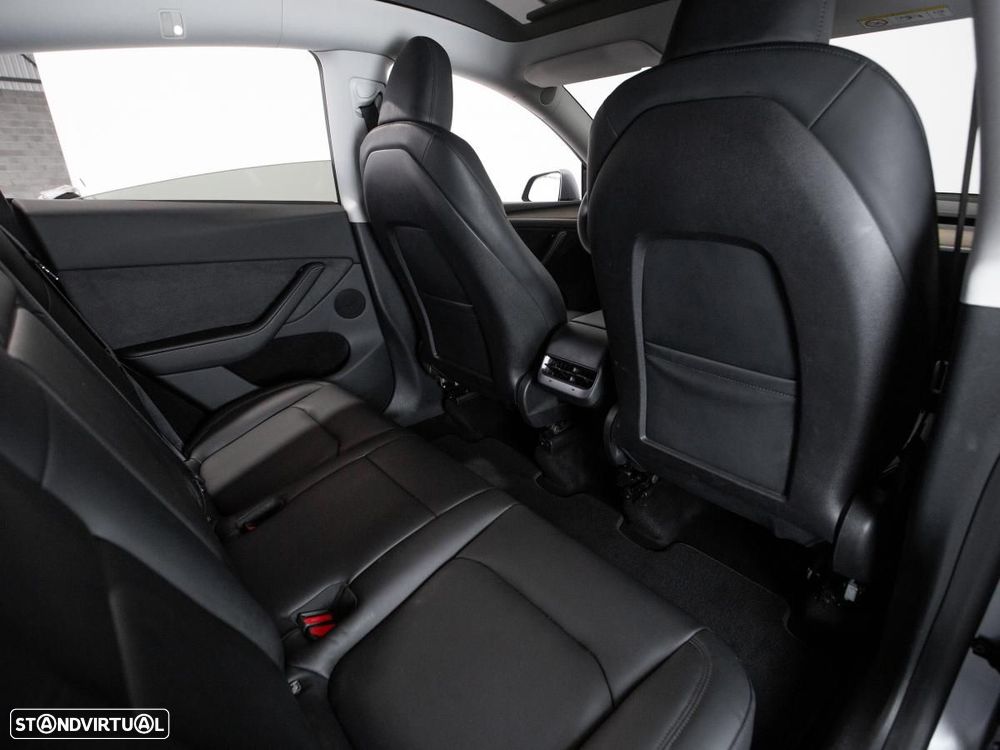 Tesla Model Y Long Range Dual Motor AWD - 10