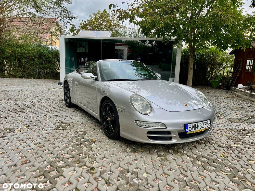 Porsche 911 Carrera - 21