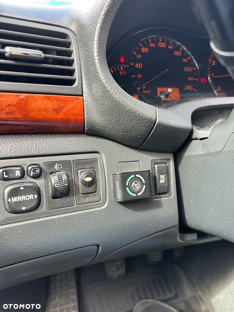 Toyota Avensis 2.0 VVT-i Sol - 24