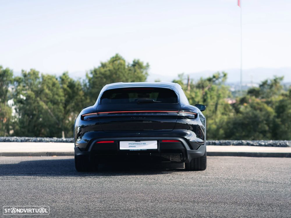 Porsche Taycan Cross Turismo 4 - 6