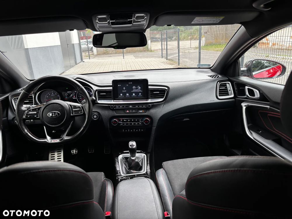 Kia ProCeed - 12