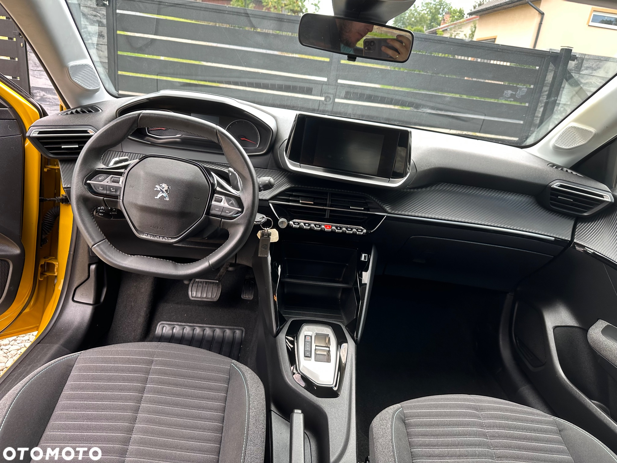 Peugeot 208 - 14