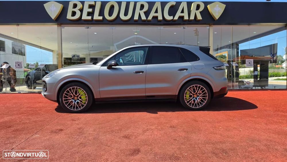 Porsche Cayenne Turbo S E-Hybrid - 3