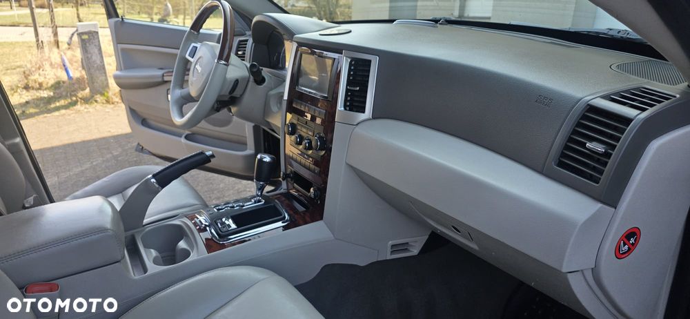 Jeep Grand Cherokee 3.0 CRD Overland Summit - 37