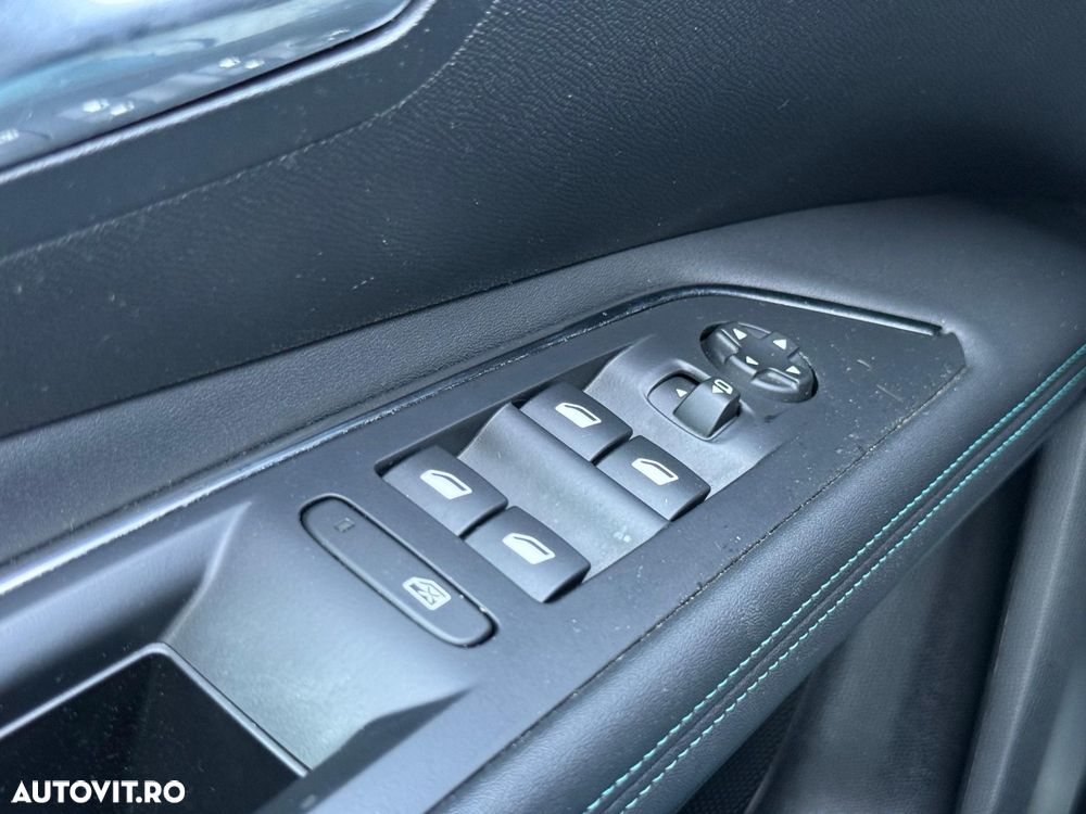 Peugeot 3008 1.2 PureTech 130 EAT8 Allure Pack - 26
