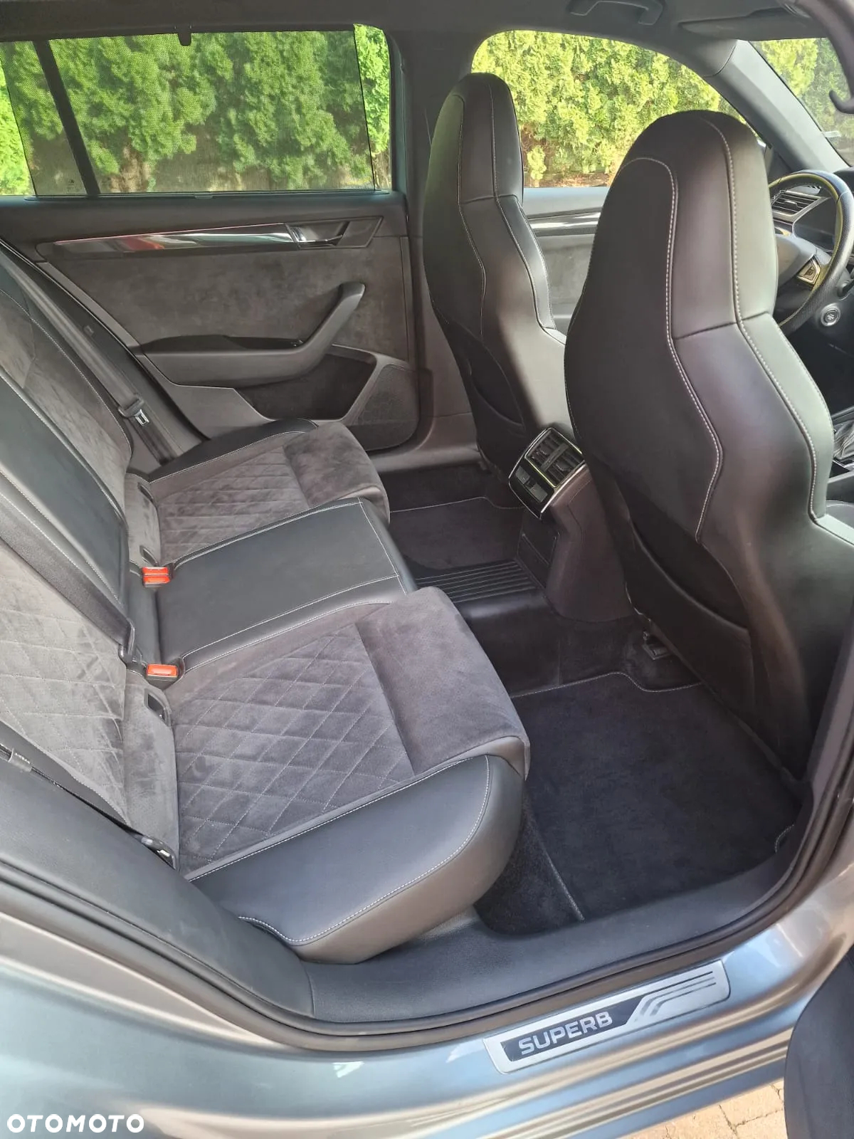 Skoda Superb 2.0 TDI Sportline DSG - 8