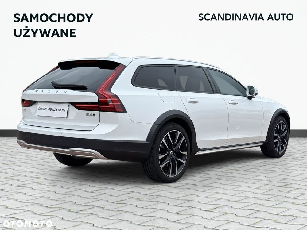 Volvo V90 Cross Country - 5