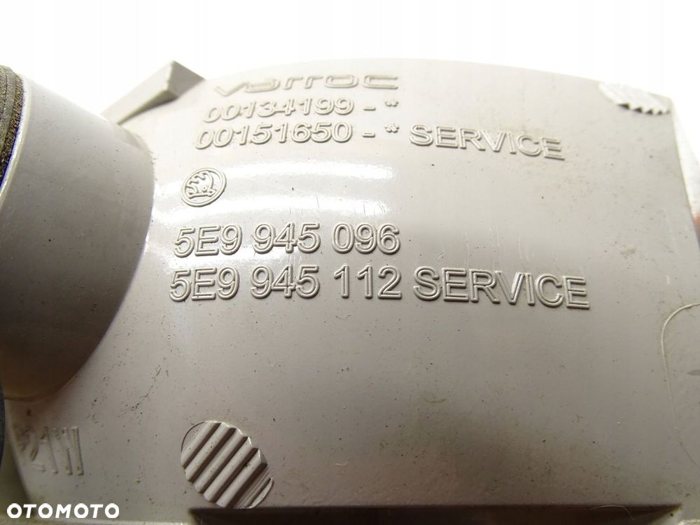 LAMPA PRAWA PRAWY TYŁ TYLNA SKODA OCTAVIA III KOMBI 5E9945096 - 10
