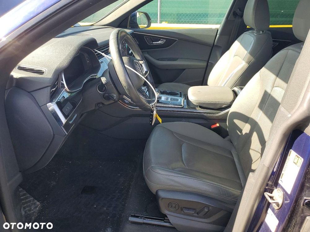 Audi Q8 - 8