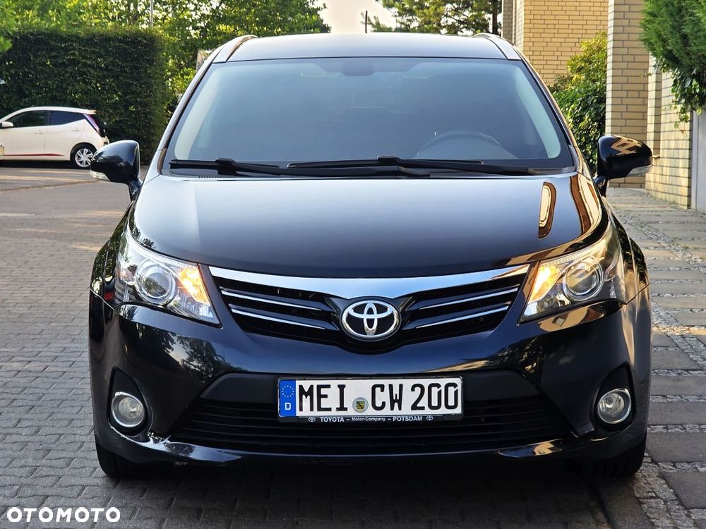 Toyota Avensis 1.8 Sol plus NAVI - 2