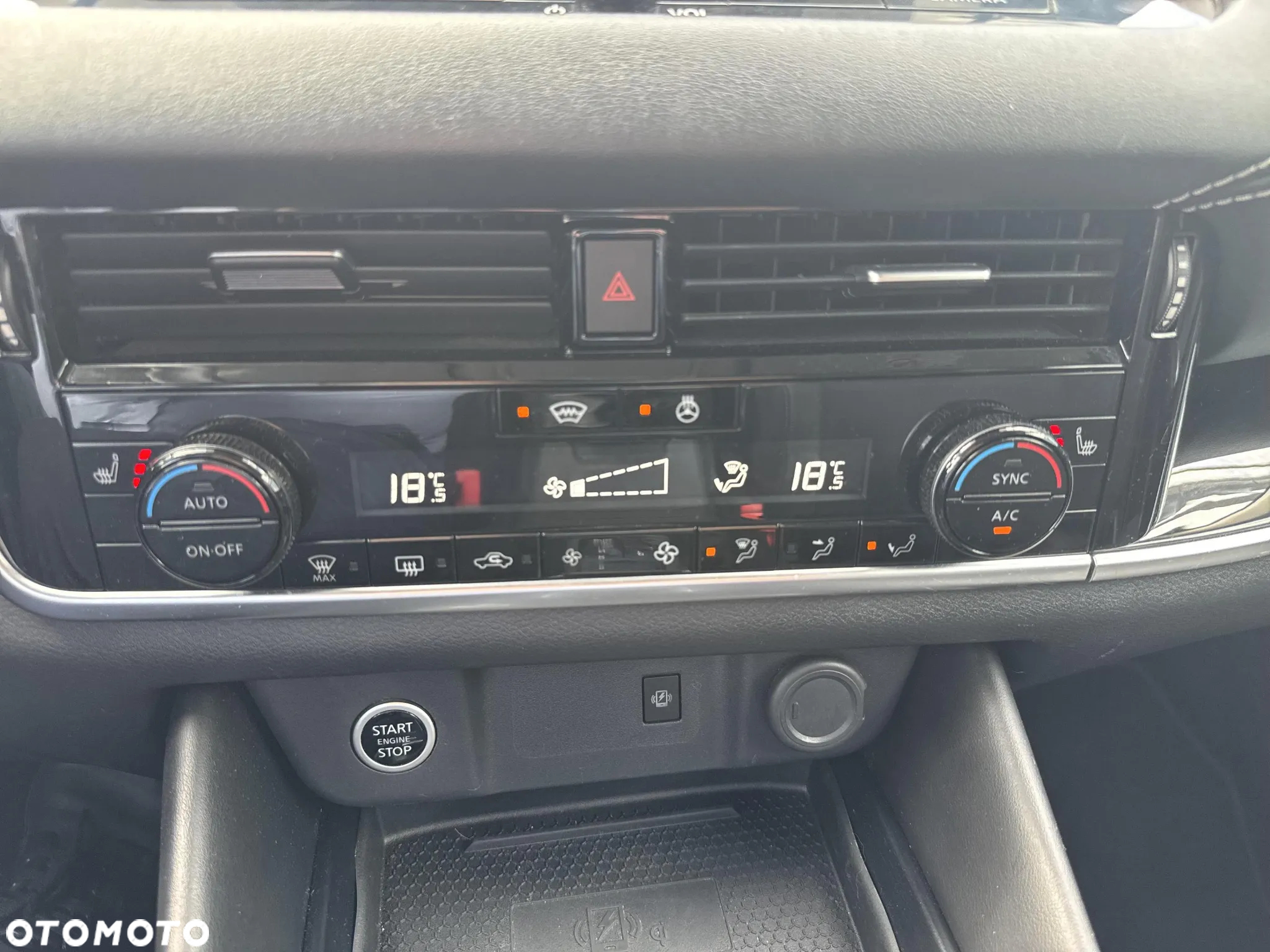Nissan Qashqai 1.3 DIG-T mHEV N-Connecta Xtronic - 22