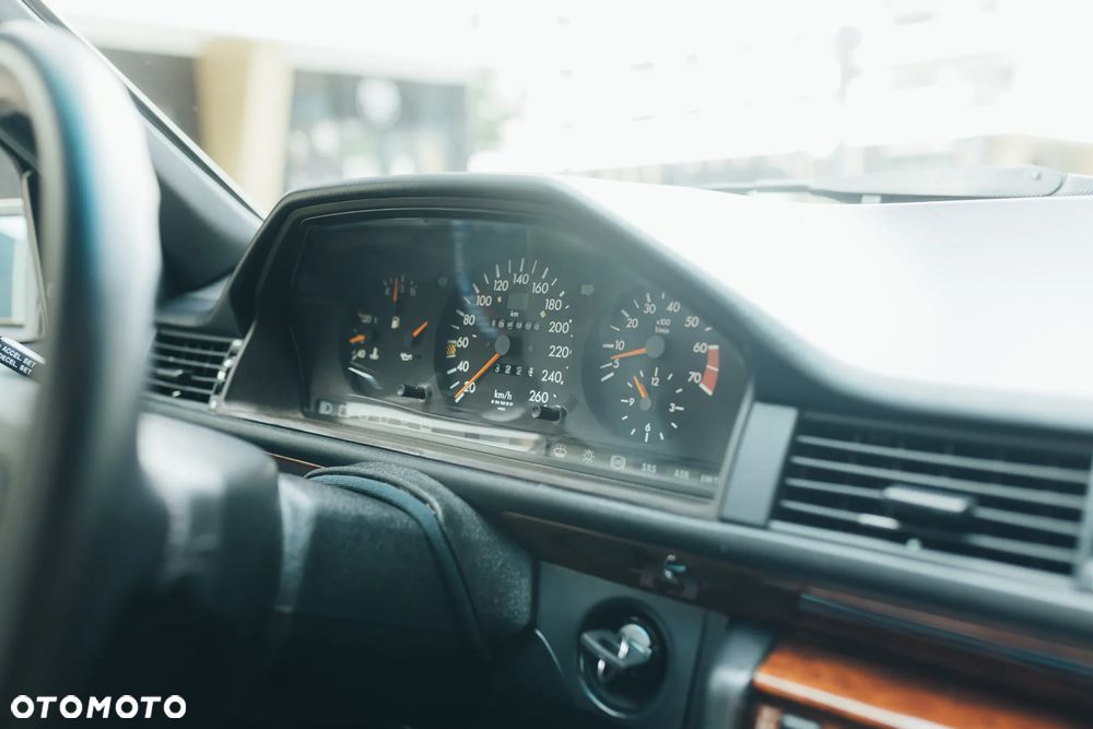 Mercedes-Benz W124 (1984-1993) - 12