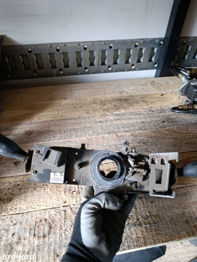 Pająk manetka kierunkowskazów wycieraczek 34366002 Renault Midlum - 3