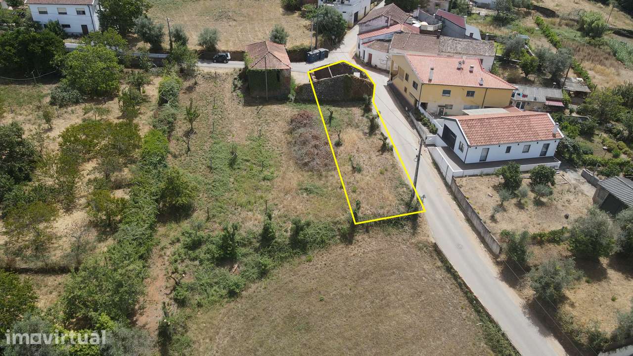 Casa em Pedra para Recuperação | Excelente Oportunidade de Investiment - Grande imagem: 2/7