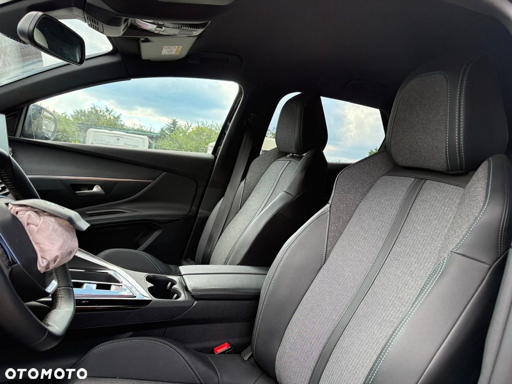 Peugeot 3008 1.2 PureTech Allure S&S EAT6 - 32