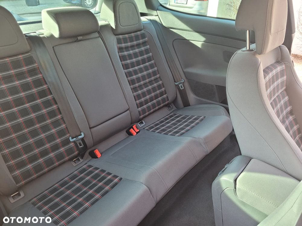 Volkswagen Golf 2.0 GTI - 15