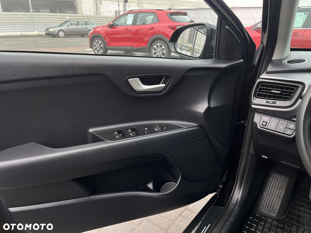 Kia Stonic 1.2 M - 11