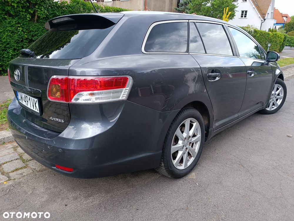 Toyota Avensis 1.8 Luna - 3