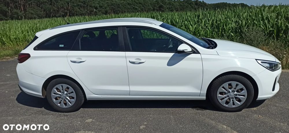 Hyundai i30 1.6 D Classic + - 8