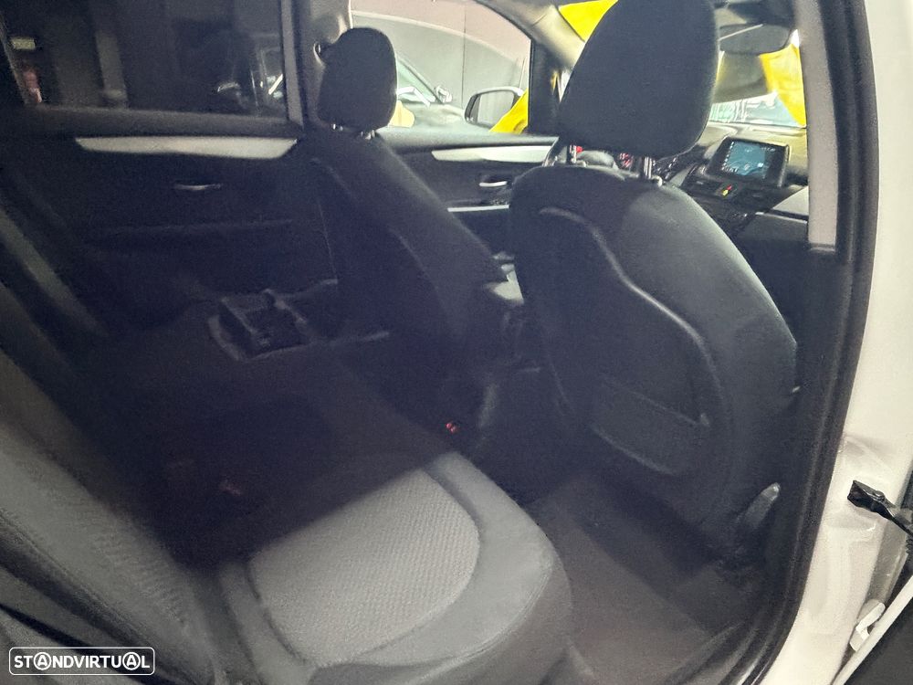BMW 216 Active Tourer d Advantage - 27