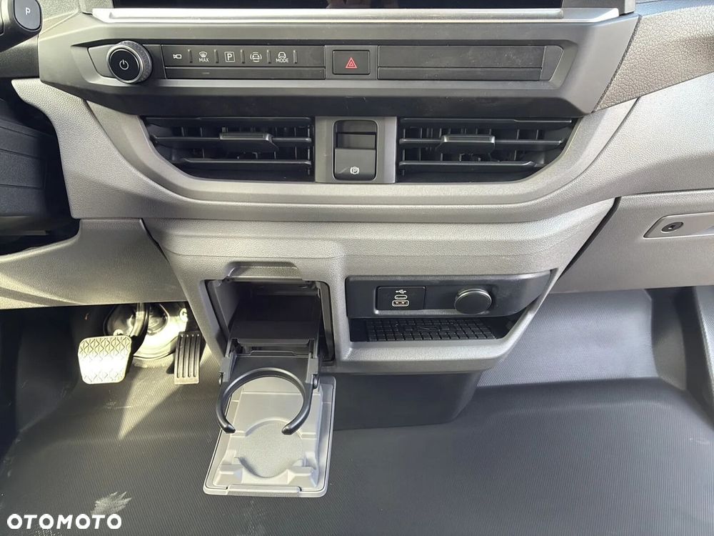 Volkswagen Transporter T7 Furgon Plus/6 osob./AUTOMAT  2,0 l TDI 170 KM r. o. 3500 mm - 36