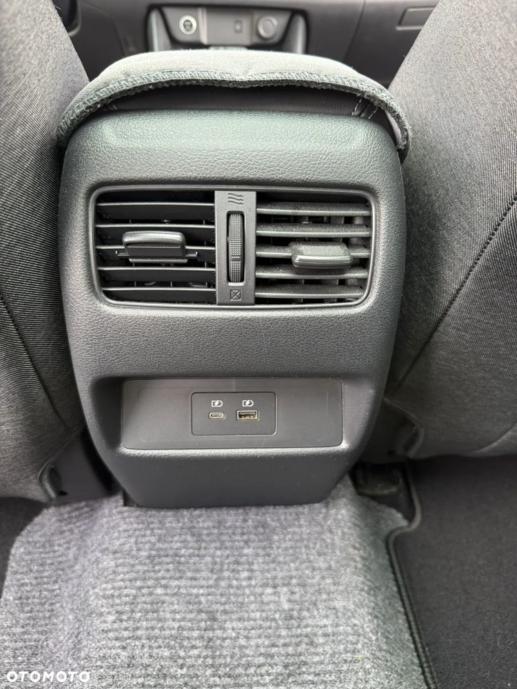 Nissan Qashqai 1.3 DIG-T MHEV Premiere Edition Xtronic - 24