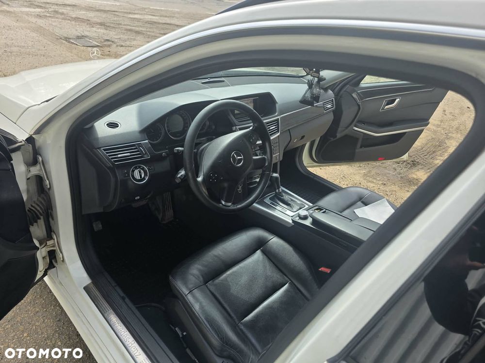 Mercedes-Benz Klasa E 220 CDI DPF BlueEFFICIENCY Automatik - 11