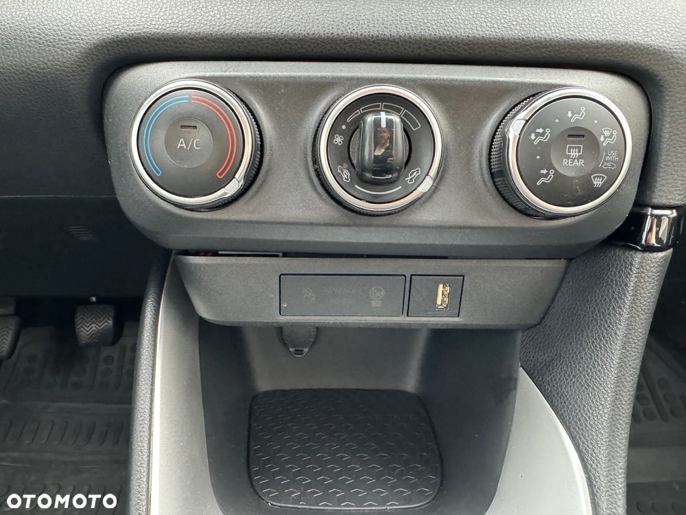 Toyota Yaris 1.5 Comfort - 26